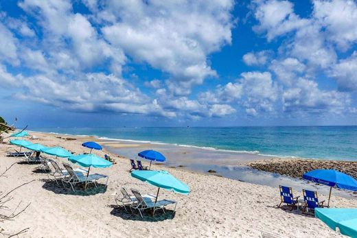 Residential complexes in Palm Beach Shores, Palm Beach