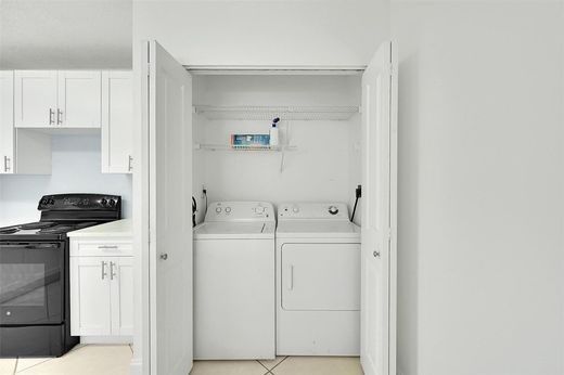 Residential complexes in Coral Springs, Broward County