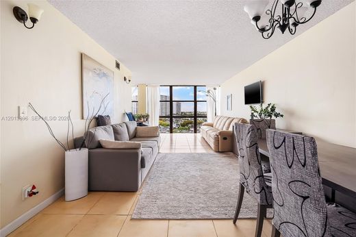 Residential complexes in Hallandale, Broward County