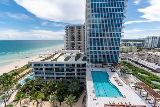 Miami Beach, Miami-Dade Countyのアパートメント・コンプレックス