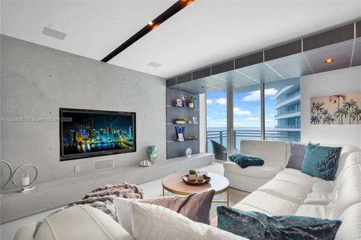 Residential complexes in Hollywood, Broward County