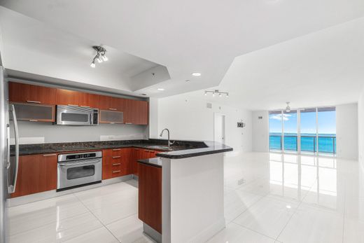 Residential complexes in Riviera Beach, Palm Beach
