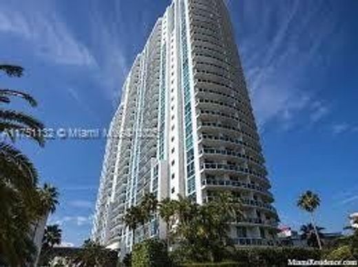 Residential complexes in Hallandale, Broward County