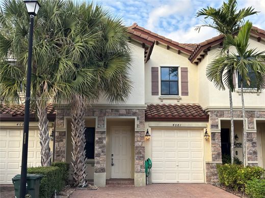 Townhouse in Coconut Creek, Broward County