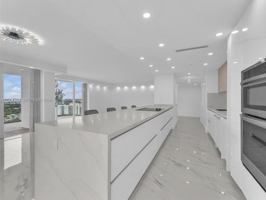Residential complexes in Aventura, Miami-Dade