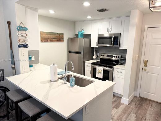 Residential complexes in West Palm Beach, Palm Beach