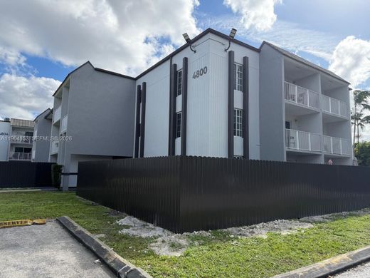 公寓楼  Doral, Miami-Dade County