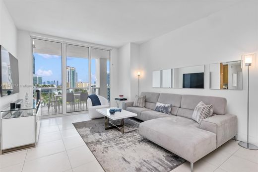 Residential complexes in Miami Beach, Miami-Dade