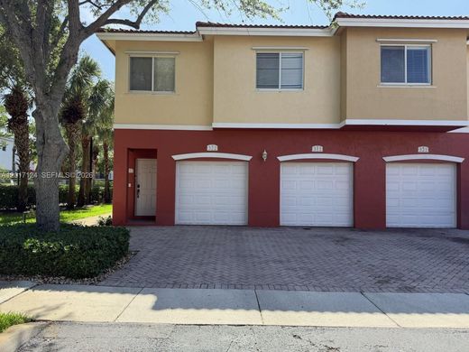 Townhouse in Davie, Broward County