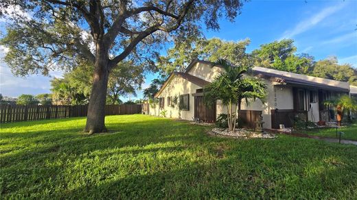 Таунхаус, Pembroke Pines, Broward County