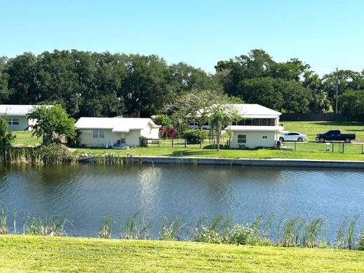 Вилла, Okeechobee, Okeechobee County