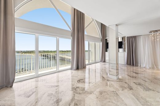 Residential complexes in West Palm Beach, Palm Beach