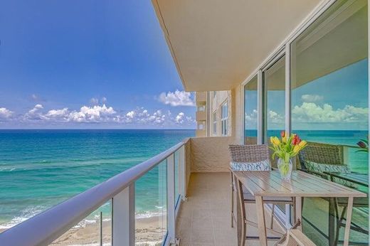 Residential complexes in Palm Beach Shores, Palm Beach