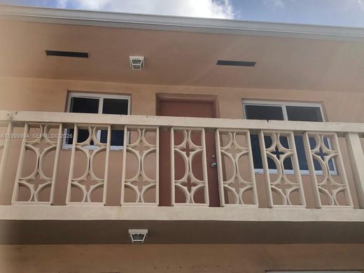 Kamienica w Hialeah, Miami-Dade County