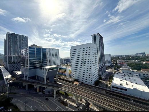 Komplex apartman Miami, Miami-Dade County