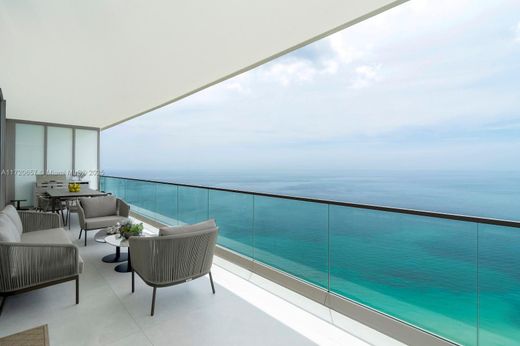 Complexes résidentiels à Sunny Isles Beach, Comté de Miami-Dade