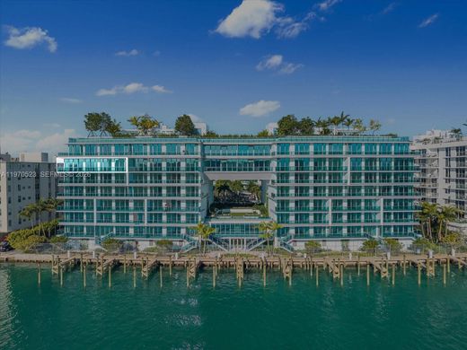 Kamienica w Bay Harbor Islands, Miami-Dade County