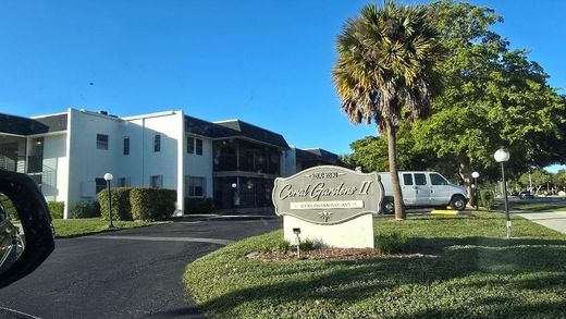 Residential complexes in Coral Springs, Broward County