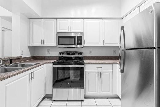 公寓楼  West Palm Beach, Palm Beach County