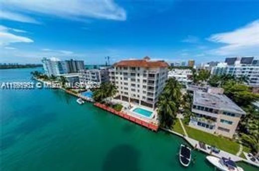 Complesso residenziale a Bay Harbor Islands, Miami-Dade County