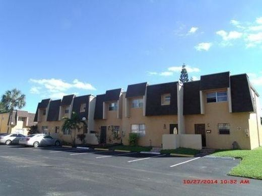 Townhouse - Lauderhill, Broward County