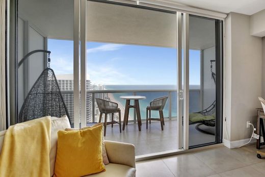 Residential complexes in Hallandale, Broward County