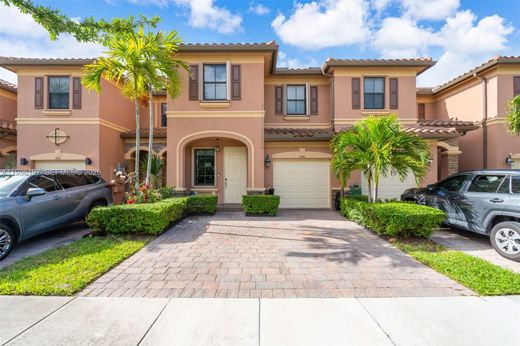 Таунхаус, Hialeah, Miami-Dade County