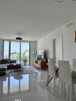 Жилой комплекс, Sunny Isles Beach, Miami-Dade County
