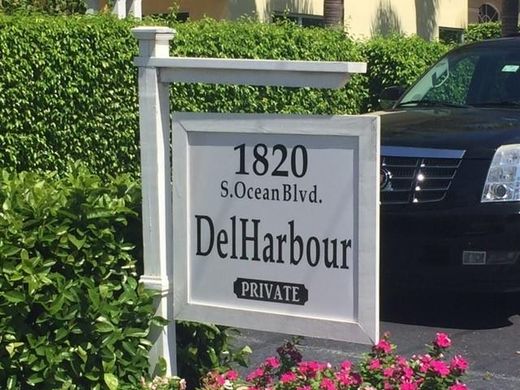 Residential complexes in Delray Beach, Palm Beach