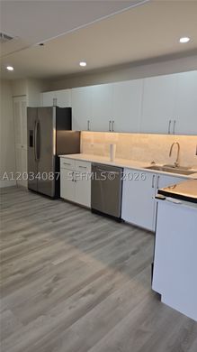 Жилой комплекс, Surfside, Miami-Dade County