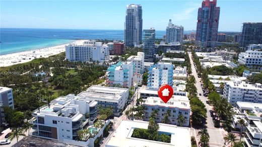 Residential complexes in Miami Beach, Miami-Dade