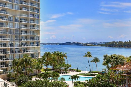 マイアミ, Miami-Dade Countyのアパートメント・コンプレックス