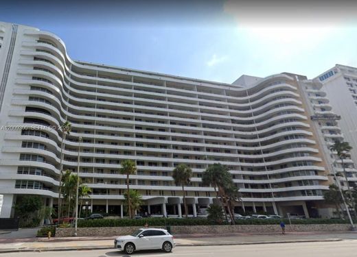 Residential complexes in Miami Beach, Miami-Dade