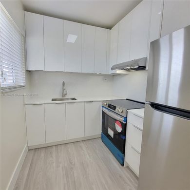 Residential complexes in Miami Beach, Miami-Dade