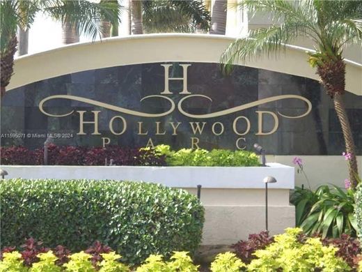 Residential complexes in Hollywood, Broward County
