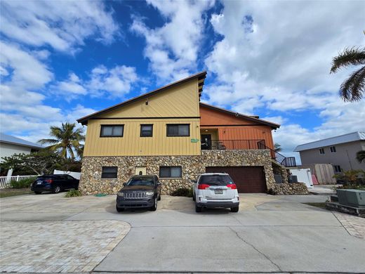 Residential complexes in Fort Pierce, Saint Lucie County