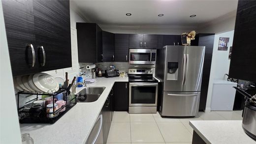 Residential complexes in Dania Beach, Broward County