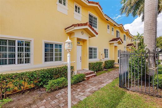 Stadthaus in Hallandale Beach, Broward County