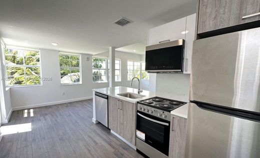 Residential complexes in Miami Beach, Miami-Dade
