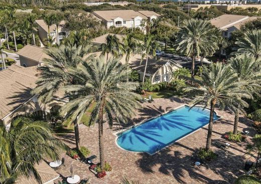 Residential complexes in Tequesta, Palm Beach