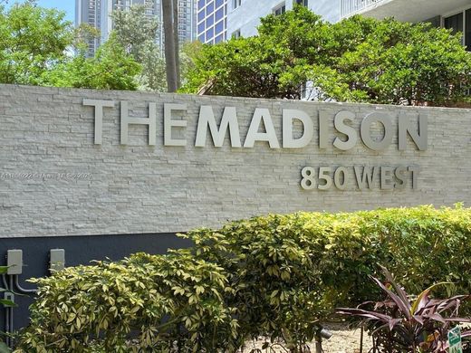 Kamienica w Miami, Miami-Dade County