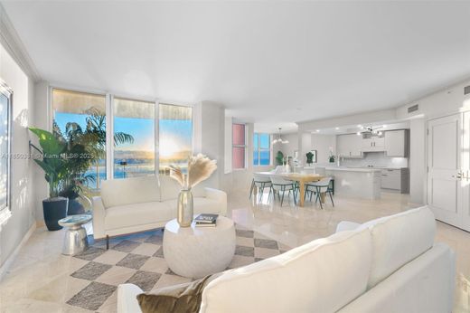Residential complexes in Fort Lauderdale, Broward County