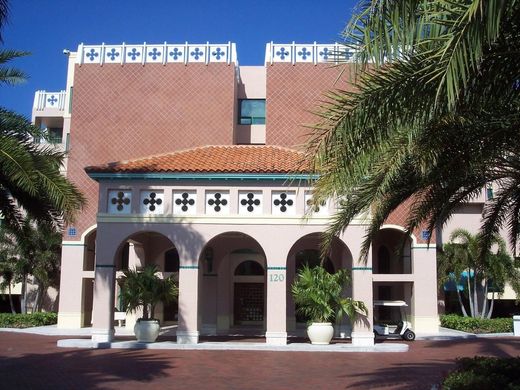 Residential complexes in Boca Raton, Palm Beach