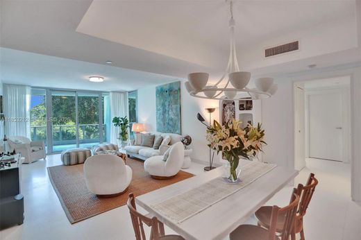 Complexes résidentiels à Coconut Grove, Comté de Miami-Dade