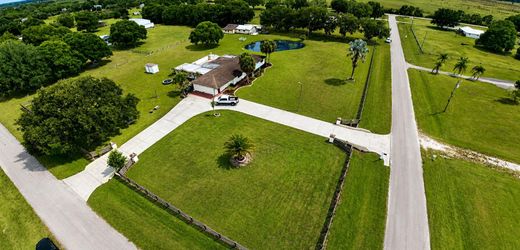 Villa in Okeechobee, Okeechobee County