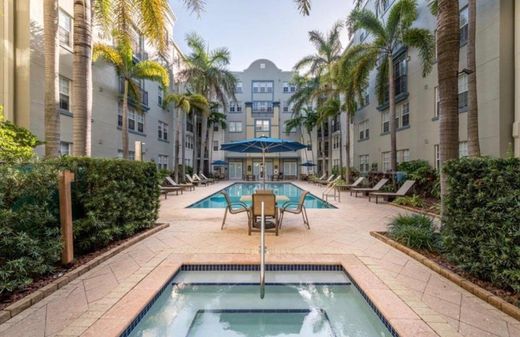 Residential complexes in Fort Lauderdale, Broward County