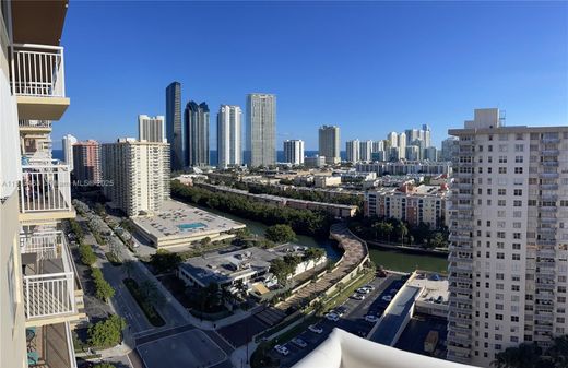 Complexes résidentiels à Sunny Isles Beach, Comté de Miami-Dade