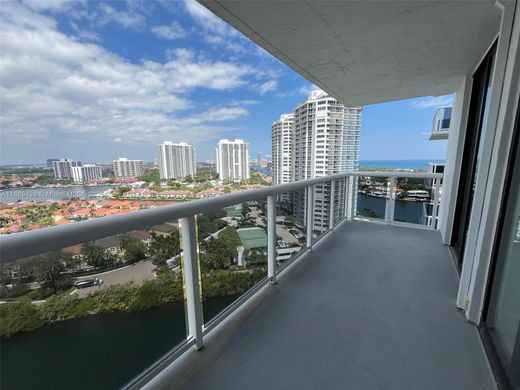 Aventura, Miami-Dade Countyのアパートメント・コンプレックス