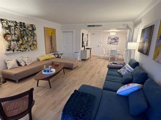 Residential complexes in Miami Beach, Miami-Dade