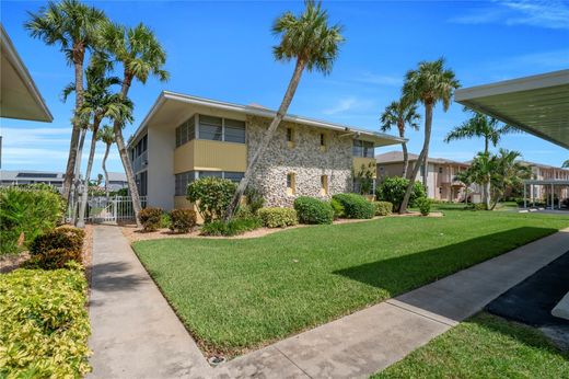 Residential complexes in Cape Coral, Lee County